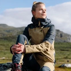 Halti Hiker II Naisten Retkeilyhousut -Halti Shop 0640426 0640428 0542503 Halti Hiker Naisten Ulkoilutakki mood 10 8c1e8c2c ec5b 487a b2df b3c52b044168