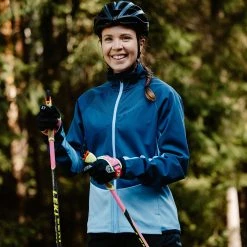 Halti Suunta Naisten Hybriditakki 27 Halti Suunta Naisten Hybriditakki -Halti Shop 0860672 0860673 Halti Suunta Naisten Hybriditakki Kerttu Niskanen mood 21